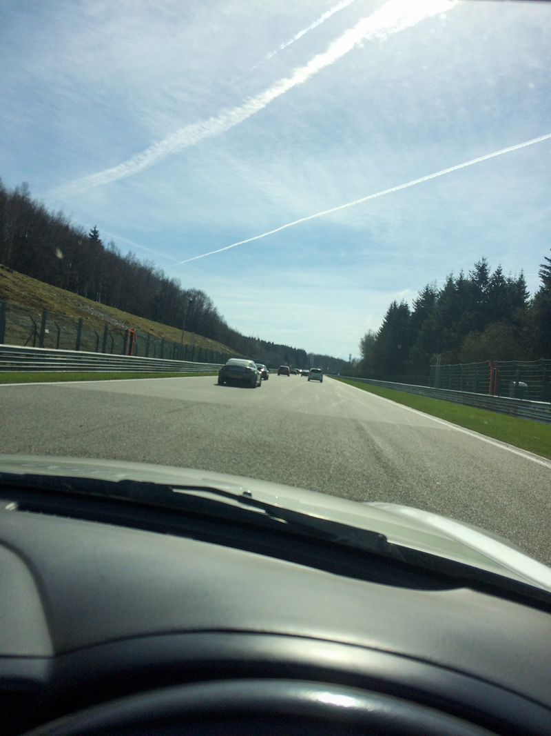 And fanning out onto the Kemmel straight.